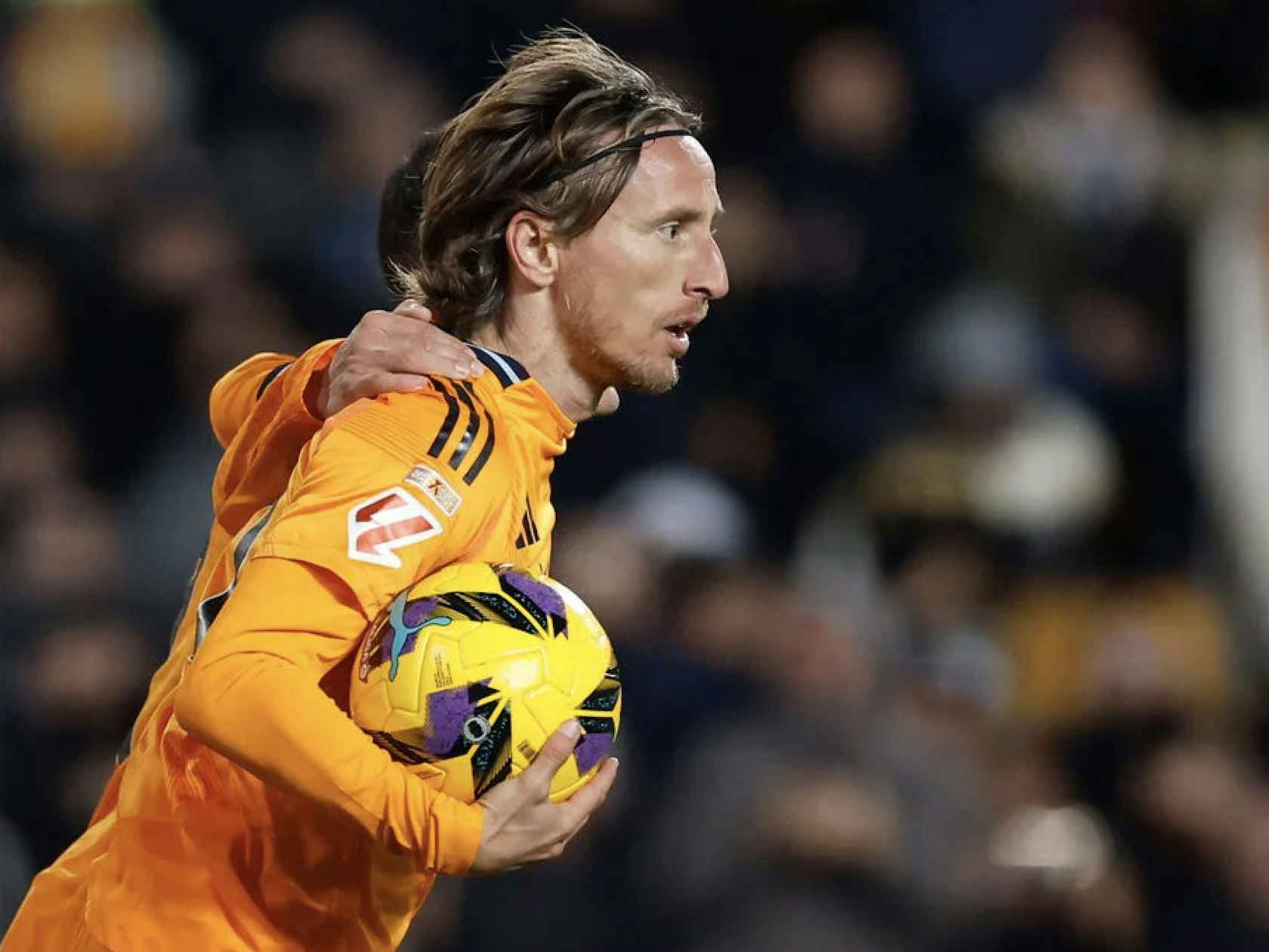 什么是“反向博弈”？解析当 90% 的资金都投向一方时，庄家的应对策略。（当九成资金押向同一方向，庄家如何反制？反向博弈深度解析）